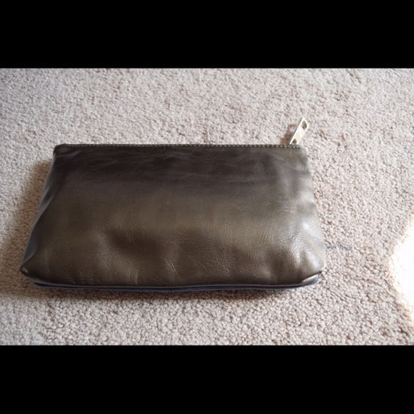 Simply Vera Wang clutch - Picture 4 of 4